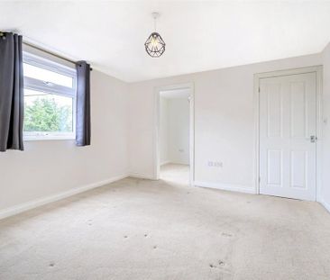 4 bedroom detached house to rent - Photo 5