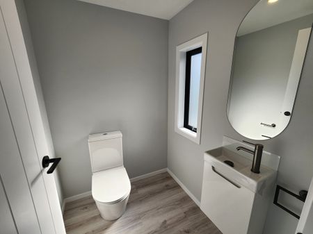 New Townhouse - Photo 3