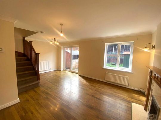 4 bedroom detached house to rent - Photo 1