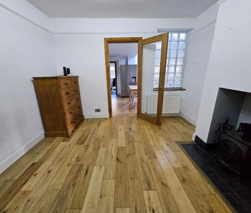 3 bedroom semi-detached house to rent - Photo 3