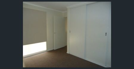 GREAT FAMILY HOME - Photo 2