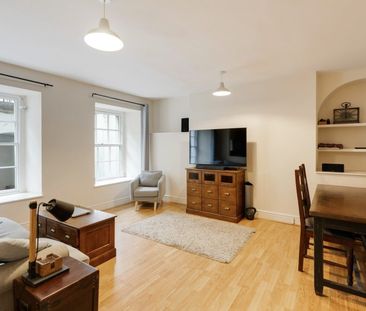 1 Bed Flat - Photo 1