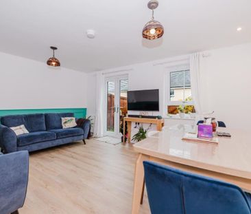 3 bedroom end of terrace house to rent - Photo 1