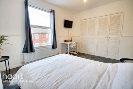 1 bedroom in a house share to rent - Photo 3