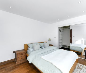 Overstrand Close, NG5 - Photo 2