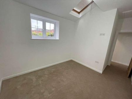 Kings Chase, Witham, CM8 - Photo 2