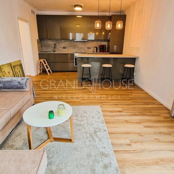 Dwa pokoje z 2 miejscami postojowymi i balkonem - Zdjęcie 1