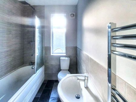 2 bed lower flat to rent in NE3 - Photo 3