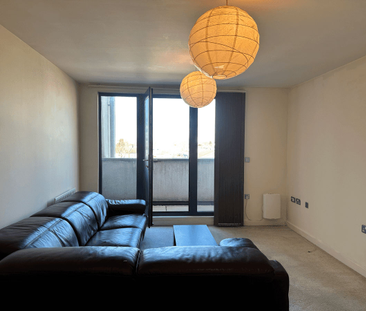 Romford Road, London, E15 - Photo 3