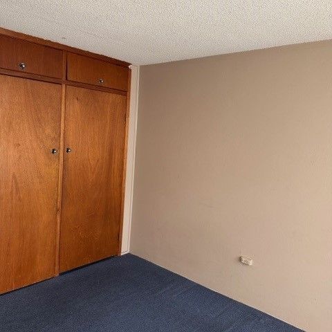 Minutes walk to Station & Shops!! - Photo 1