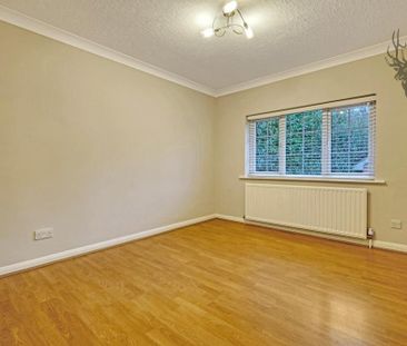 4 bedroom semi-detached house to rent - Photo 6