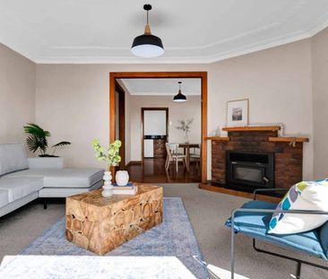 STRANDON - 3 BEDROOMS - Photo 2