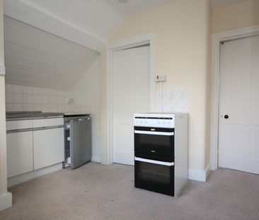 Constitution Hill, Woking - Photo 1