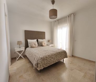Apartment in Estepona, Costa del Sol - Photo 4