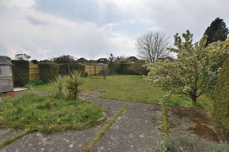 Hengistbury Road, Barton On Sea, Hampshire, BH25 - Photo 4