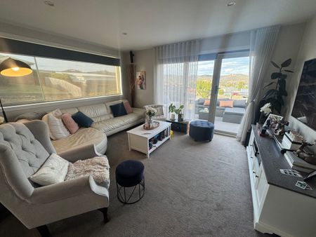 Gorgeous family home, partly furnished. - Photo 3