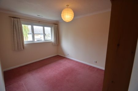 3 bedroom House - FORRESTERS DRIVE, WELWYN GARDEN CITY - Photo 3