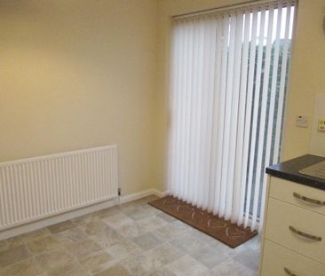 2 bedroom townhouse to rent - Photo 3