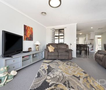 Great Family Home! - Photo 1