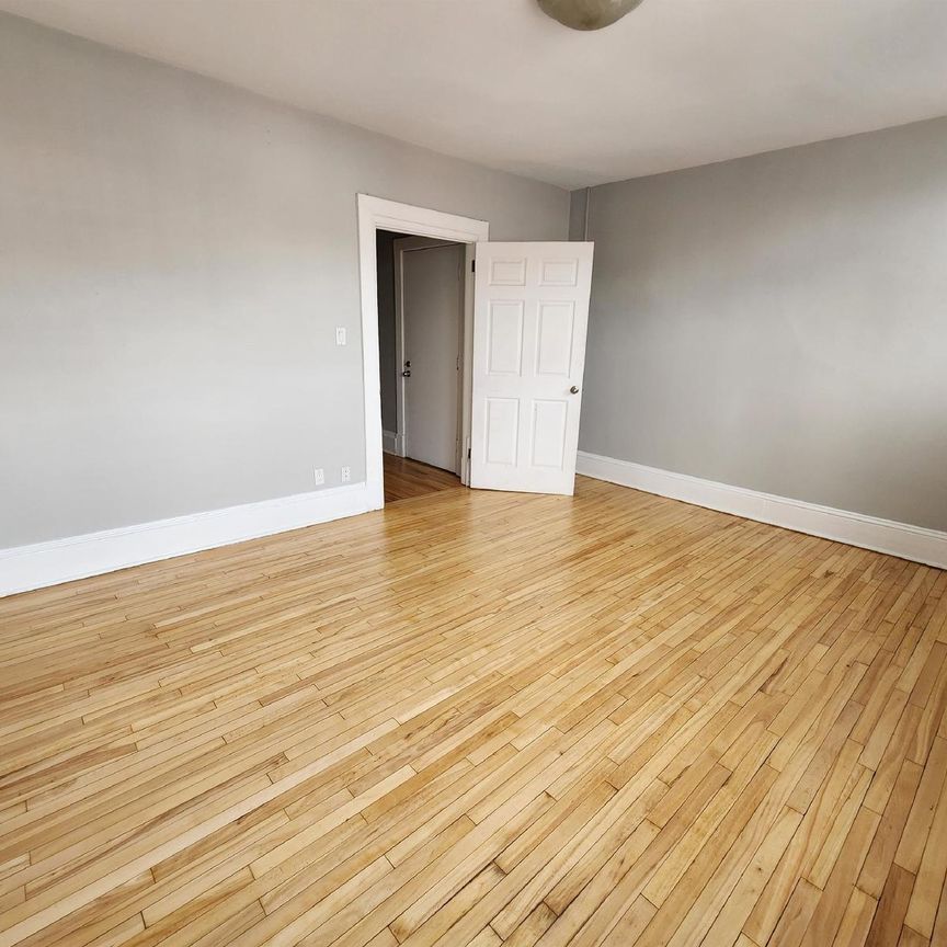 4 - 225 St. Patrick Street - Photo 1