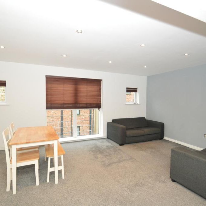2 bedroom ground floor flat to rent - Photo 1