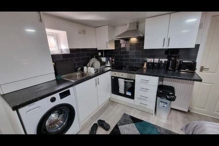 Studio Flat, Ashton Grove, LS8 - Photo 4