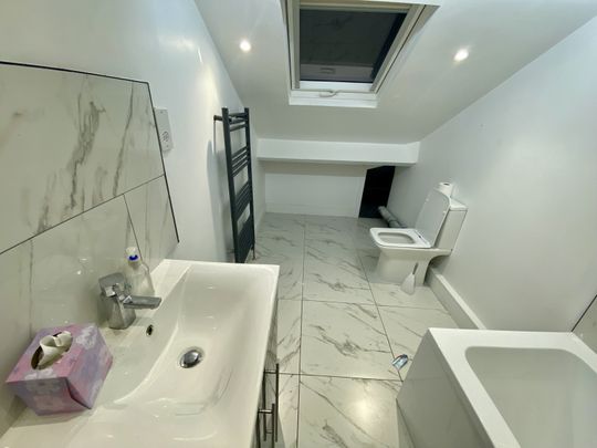 1 bed flat to rent Burnley Road East, Rossendale BB4 - Photo 1