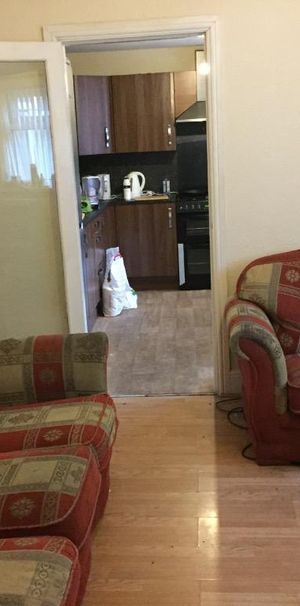 4 bedroom house to rent - Photo 1