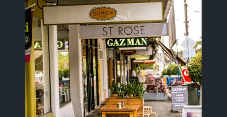 Near-New Brilliance, Stylish Two-Bedroom Apartment Living - Photo 2