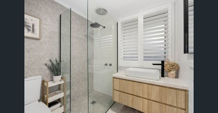 Spacious Family Living in a Peaceful Cul-de-Sac - Photo 2