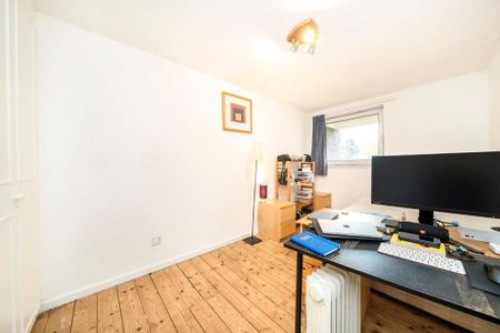 3 bedroom maisonette to rent - Photo 2