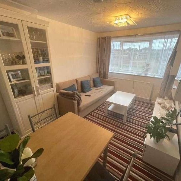 Savernake Close, Reading, RG30 - Photo 1