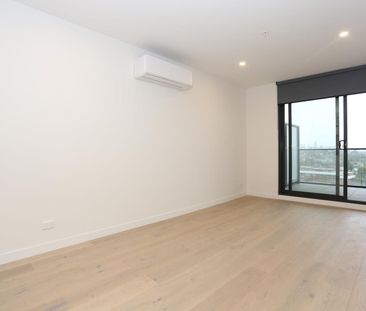 Stylish One-Bedroom Apartment with Study & Private Balcony - Photo 2