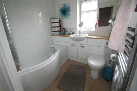 2 bedroom property to rent - Photo 4