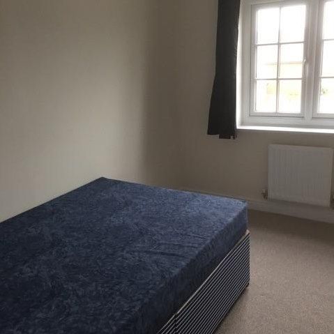 Great Clover Leaze, Bristol - Photo 1