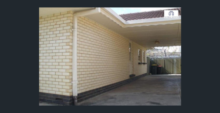 Cozy Unit in the East awaits you! - Photo 3