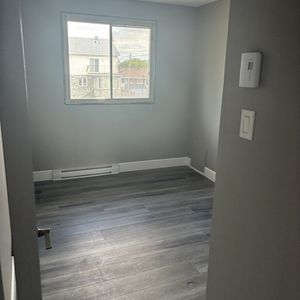 3 Chambres Rénovées - Photo 3