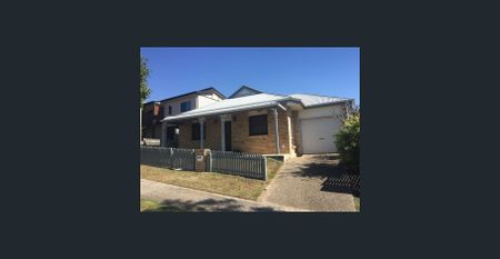 Perfect Location - Three-Bedroom Home - Photo 5