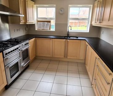 5 bedroom detached house to rent - Photo 1