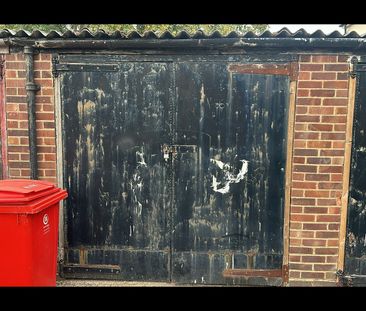 1 Bed Maisonette, Hamilton Avenue, IG6 - Photo 4