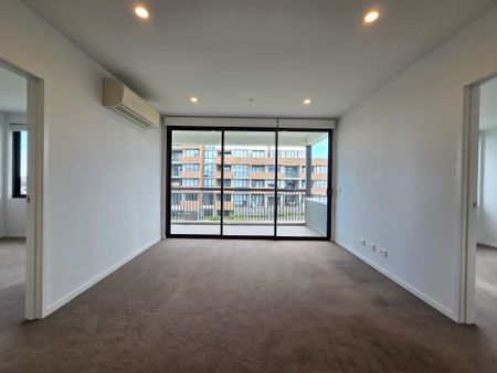 Modern 2 Bed Apartment in Prime Clayton Location - Photo 2