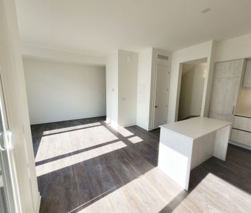 For Lease - 2 Steckley House Lane Unit# 911, Richmond Hill, Ontario - Photo 4