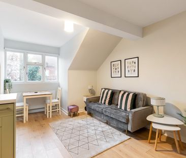 2 Bed Flat, Downs Park Road, E5 - Photo 1