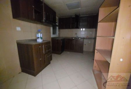 Spacious 2BR in Sahara Tower 3: Ideal for Families - Photo 5