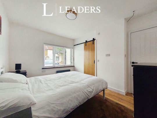 4 bedroom house to rent Hedingham Road, RM8 - Photo 1