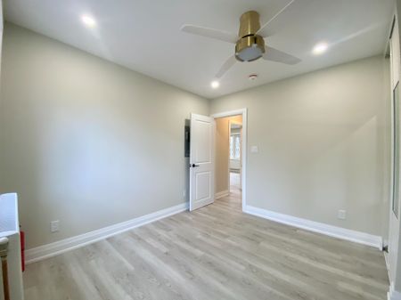 For Lease - 2520 Bloor Street Unit# 9, Toronto, Ontario - Photo 5