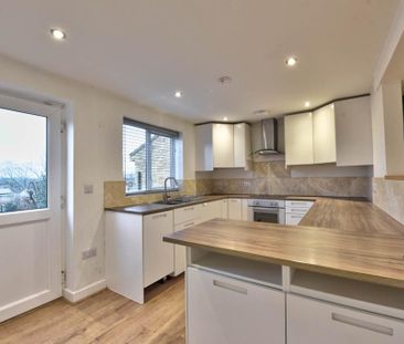 3 bedroom terraced house to rent - Photo 6