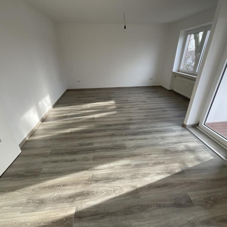 Helle, bereits moderniserte 3-ZKB-Balkonwohnung in der 3. Etage im Europaviertel zu vermieten! - Photo 1