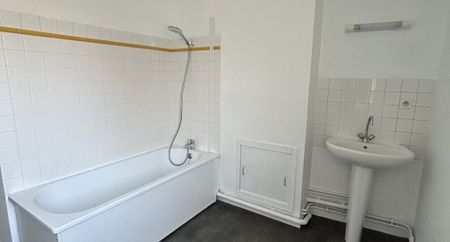 À CHARLEVILLE MEZIERES - Photo 3