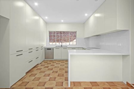 “CHARACTER, SPACE, LOCATION & LOW MAINTENANCE!” - Photo 3